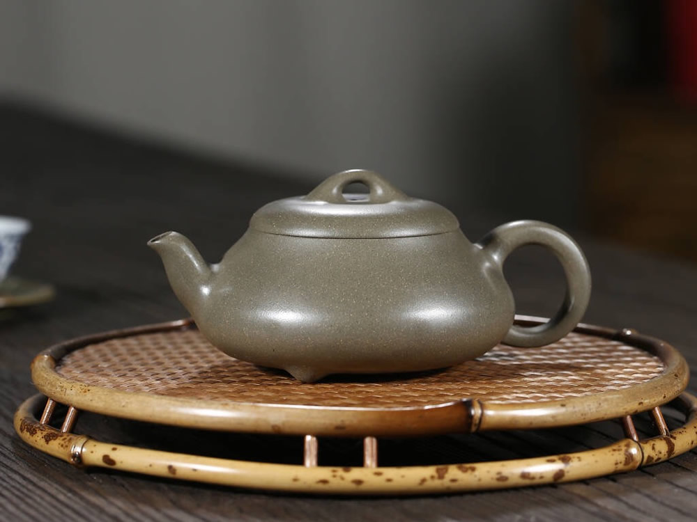 汉棠石瓢工艺美术师周霞作品,宜兴市雅盛紫砂艺术馆